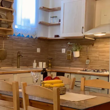 Rustic House Apartment *